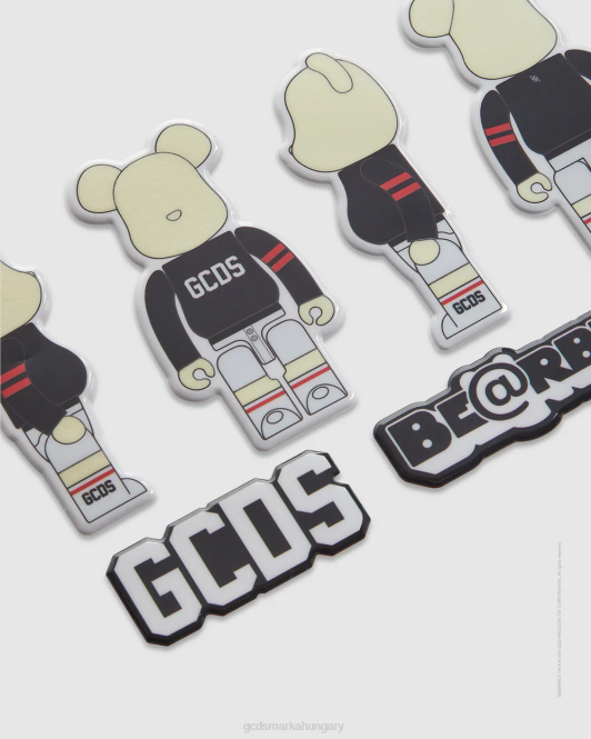 GCDS x Be@rbrick matricák Z2HB291 tartozék fekete férfiak